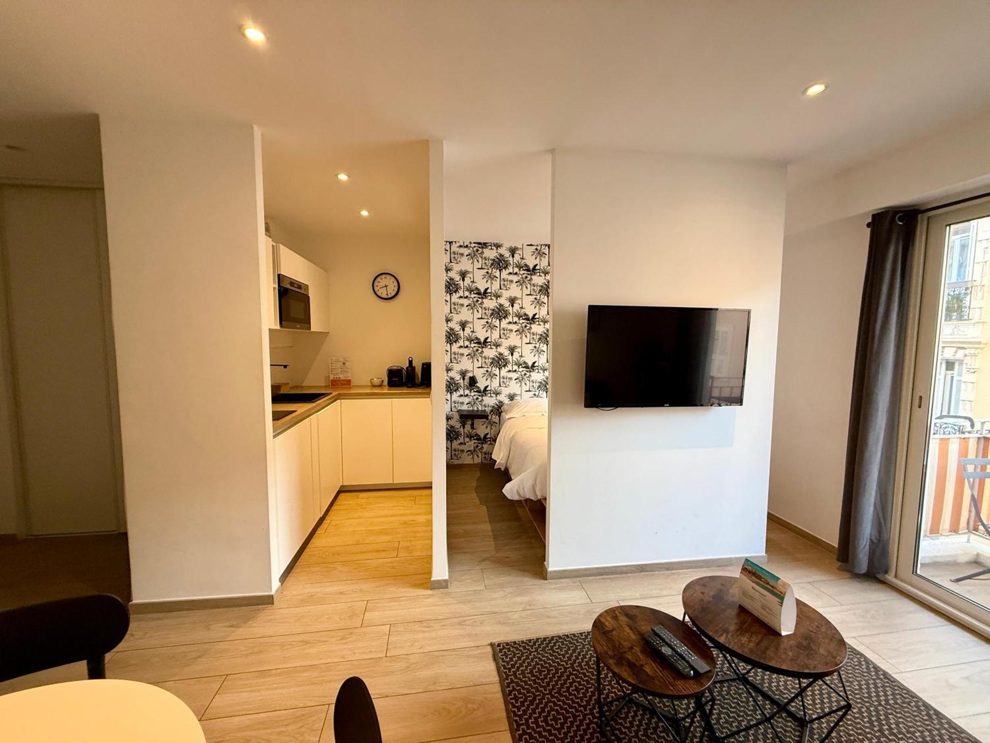 Apartment C001-beau Neuf Situe Au Centre
